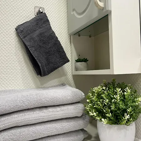 Goodvibe House 比隆